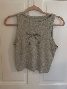 Hollister Gray Ribbed Tank Top with Bow Graphic Size Medium